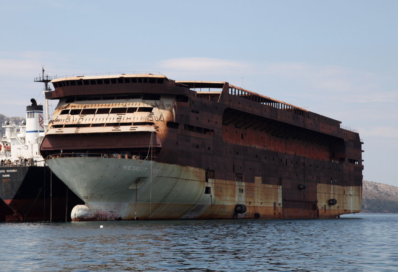 Regency Cruises' Regent Sky